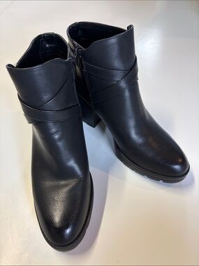 Naturalizer Black Ankle Boots Block Heel Comfort Zip Booties Women Size 9.5